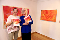 Ingrid Weydemann MAS (links) mit Künstlerin Roswitha Pross