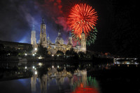 Zaragoza. Fuegos artificiales de las Fiestas del Pilar sobre la