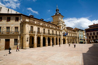 Oviedo. Ayuntamiento y Plaza de la Constitución