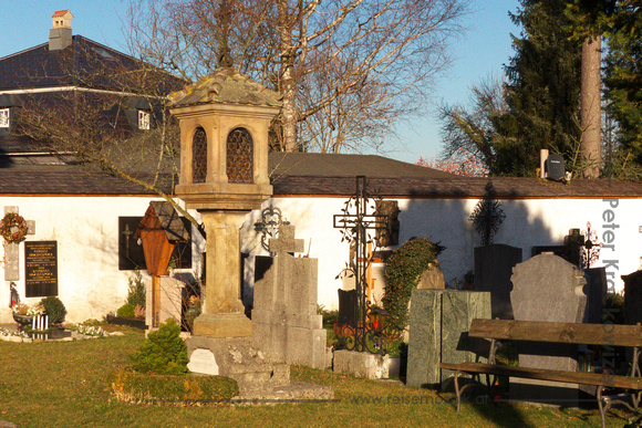 am Friedhof neben der Stiftskirche Mattsee