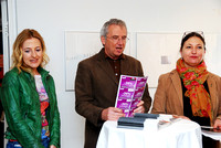 von links: Gertraud Leidinger, Künstlerin, Bürgermeister Dr. Emmerich Riesner und Ingrid Weydemann MAS, Museumsleiterin