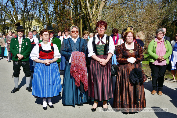 Mitglieder des Heimatvereins Edelweiß aus Neumarkt am Wallersee