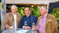 von links: LAbg. HR Prof. Dr. Josef Schöchl, Nationalratsabgeordneter Peter Haubner und Hermann Aigner (Obmann Wirtschaftbund Neumarkt).