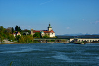 Persenbeug, Schloss, Schleusen und Kraftwerk an der Donau
