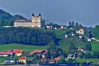 Maria Plain in Bergheim vom Mönchsberg in der Stadt Salzburg gesehen (4,5 km)
