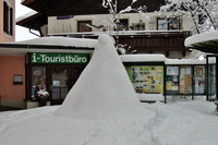 geheimnisvolle Schneepyramide in Neumarkt am Wallersee