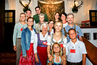 Spängler Familientreffen in Salzburg. Hier Mitglieder aus der Carl-Linie, die Dame Bildmitte mit weißen Haaren ist Helga Rigaud, verheiratete Schaber.