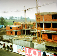 Bau des ersten Neubaus der Schule 1987