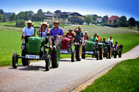 Innviertler Traktor-Roas in Dorfibm in der Gemeinde Franking in der Wohlfühlregion Seelentium, im Hintergrund das Landhotel Moorhof, das mit dem Bierbad... © Seelentium