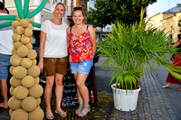 Freuten sich über die tropische Temperatur: Birgit Ausserweger (Geschäftsführerin PlusRegion, links) und Julia Mauberger (Marketing Plusregion, Tourismusverband Neumarkt).