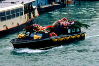 Leichenboot in Venedig