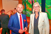 Bürgermeister David Egger-Kranzinger mit Bezirkshauptfrau HR Dr. Karin Gföllner.