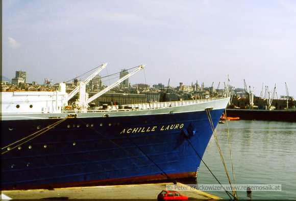 Mittelmeerkreuzfahrt 1984, hier die berühmt geworden "Achille Lauro" im Hafen von Genua.