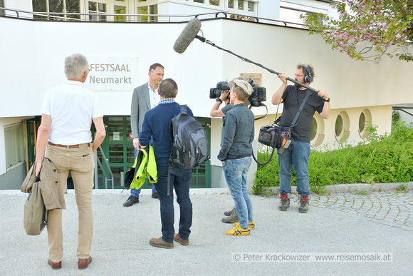 Das ORF-Team "Am Schauplatz" mit Bürgermeister DI Adi Rieger