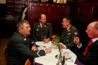 Bildmitte: Oberst Alfred Moser, Kommandant des Radarbataillons am Kolomansberg